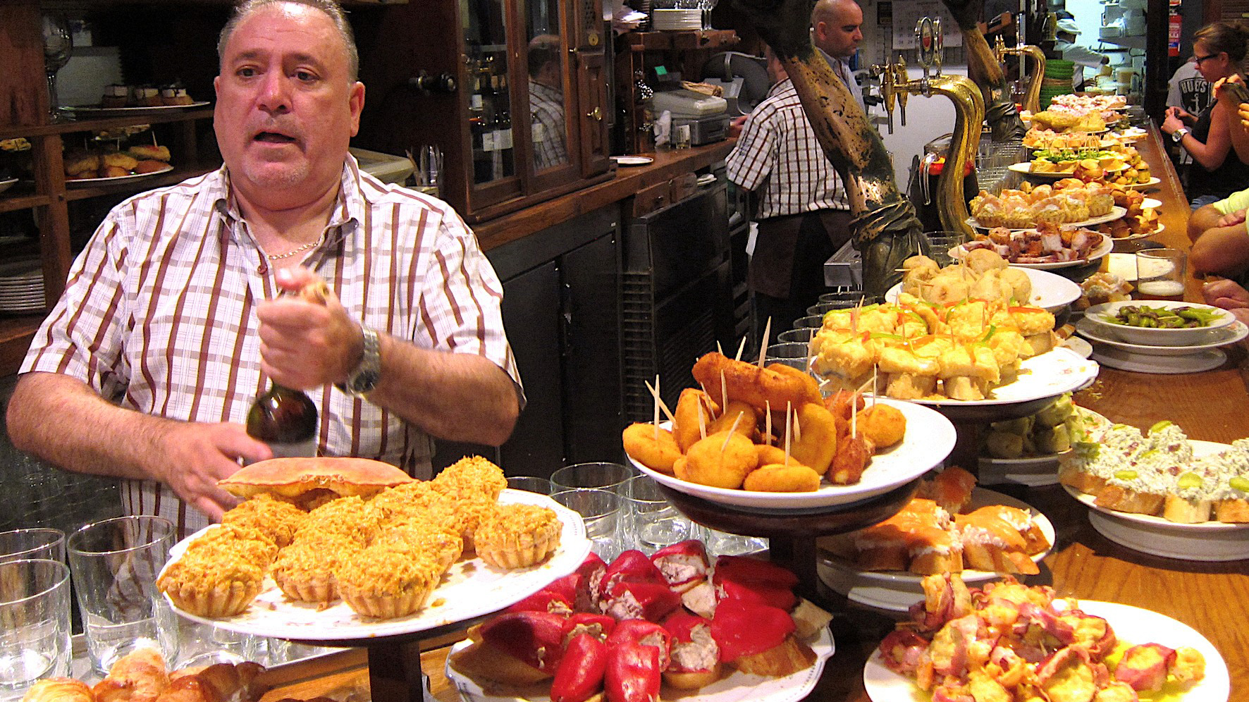 Spaniens smaker och paradorer - en färd genom historien med Thomas Gustafsson